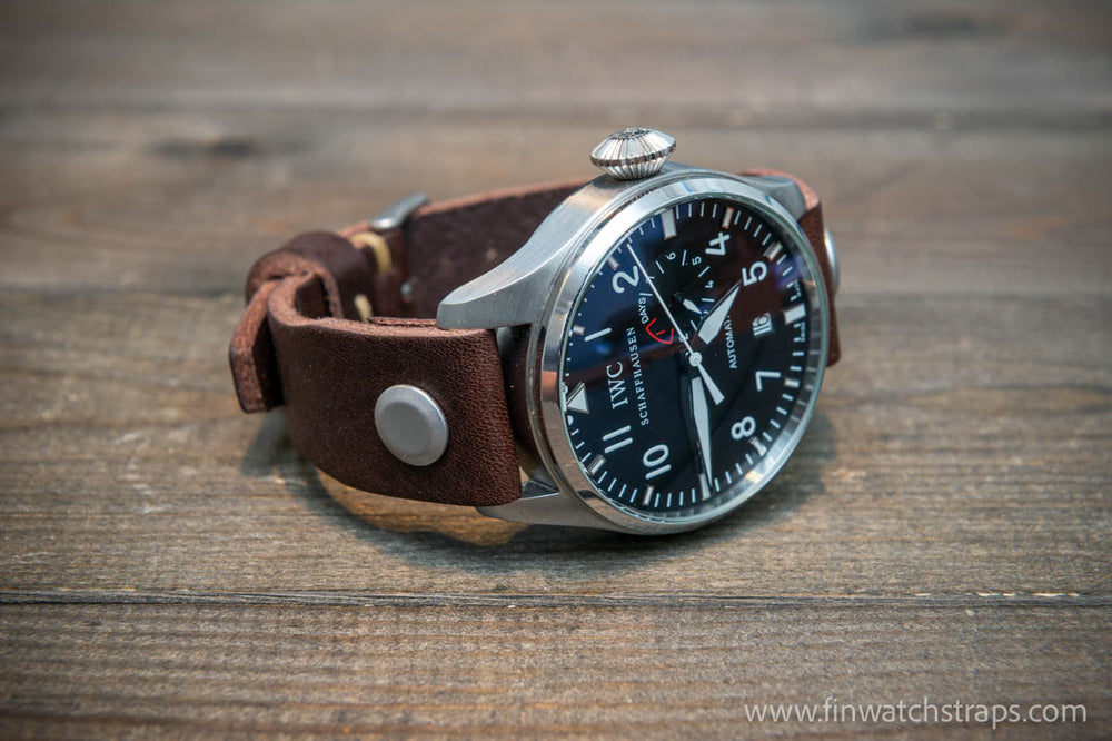 Open-ended leather watch strap with Chicago screws. Pilot style. Handm